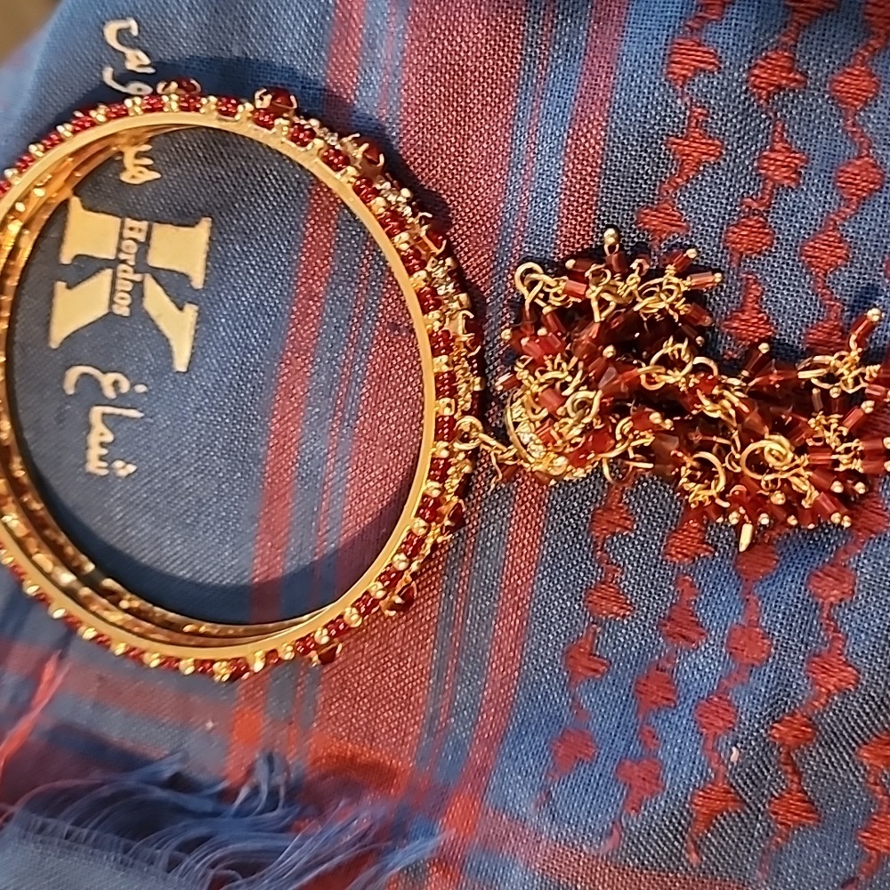 Bollywood Goldtone and Red Bangle Set - Picture 8 of 9